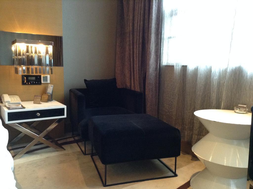 Shenzhen Baoan Luxe Manor Hotel Екстериор снимка